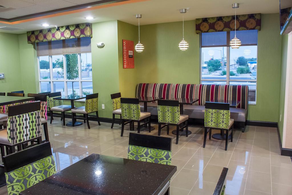 Comfort Inn & Suites Artesia Exterior photo