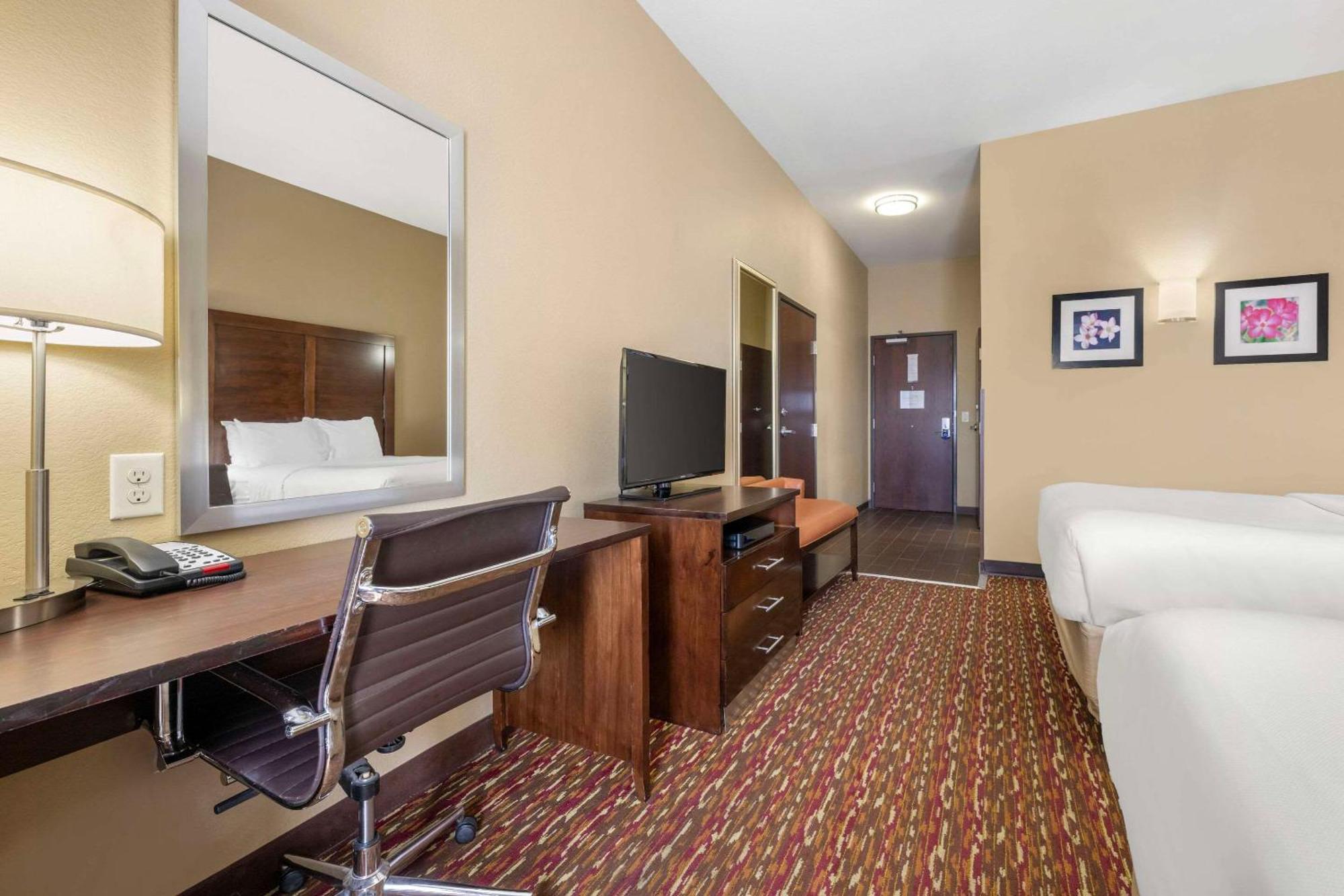 Comfort Inn & Suites Artesia Exterior photo
