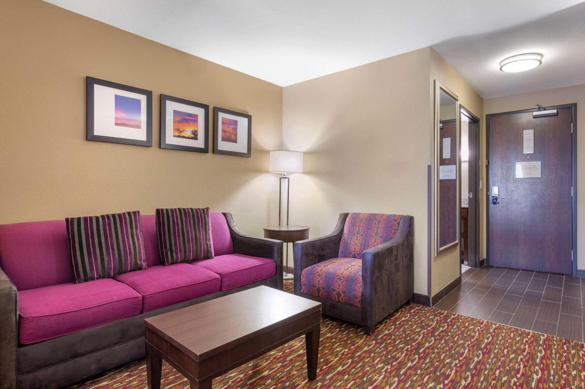 Comfort Inn & Suites Artesia Exterior photo